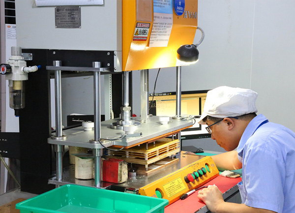 打孔/測試工序